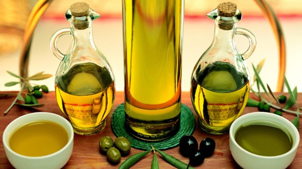 Кувшины с маслом