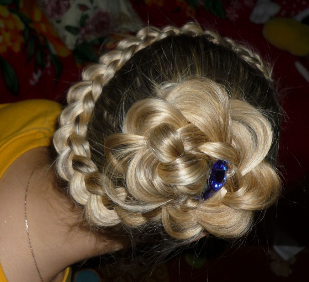 Ажурная коса с цветком