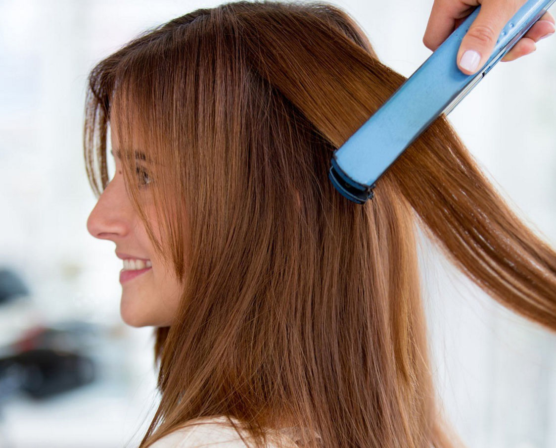 Вытягивают волосы