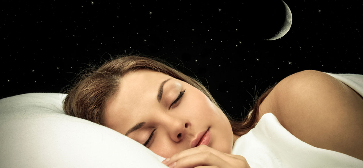 Девушке снится сон