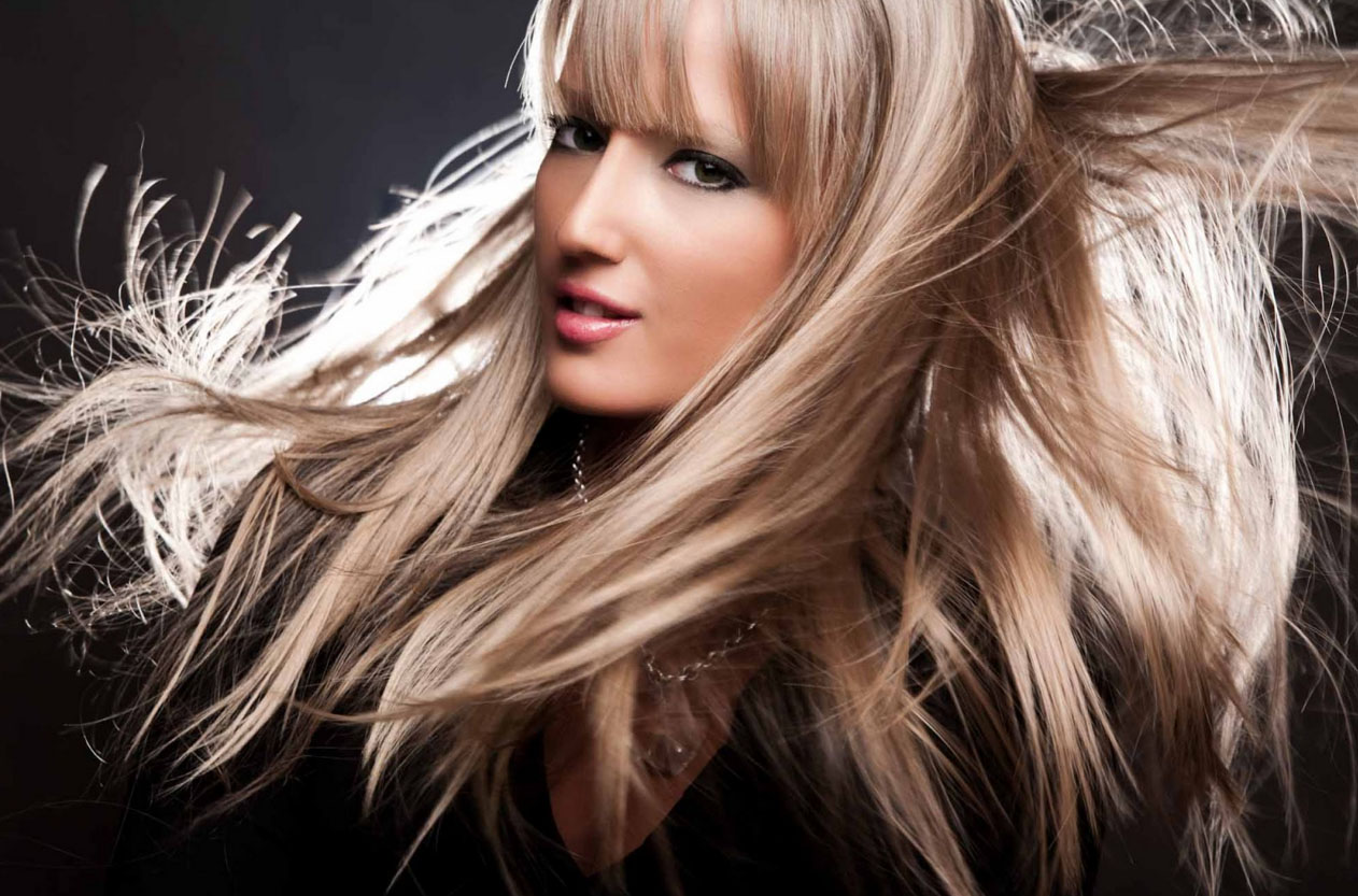 Здоровые волосы у девушки