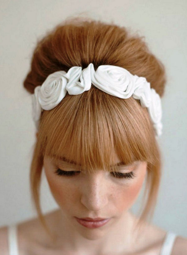Свадебная прическа с лентой