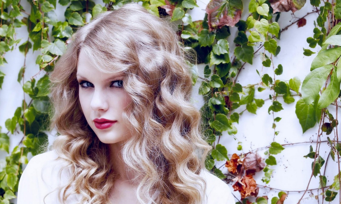 блонд с розовыми завитками