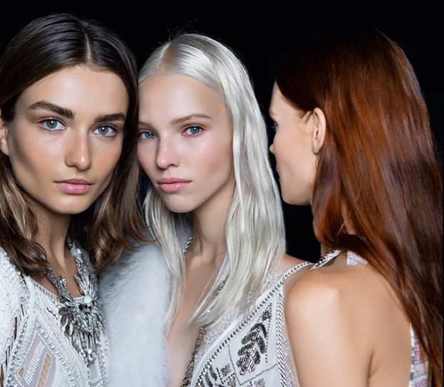 Три девушки