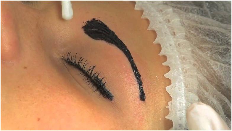 Кроме собственно окрашивания, в качестве бесплатного бонуса сотрудники салона ответят на все возникшие вопросы и предоставят рекомендации по выбору оптимальной формы рисунка и последующему уходу