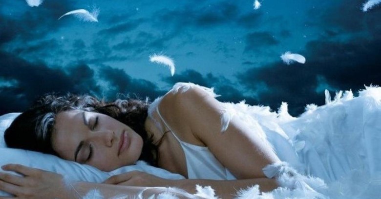 Спящая девушка