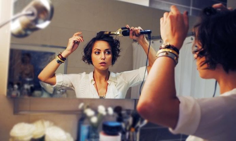 Завивка волос плойкой