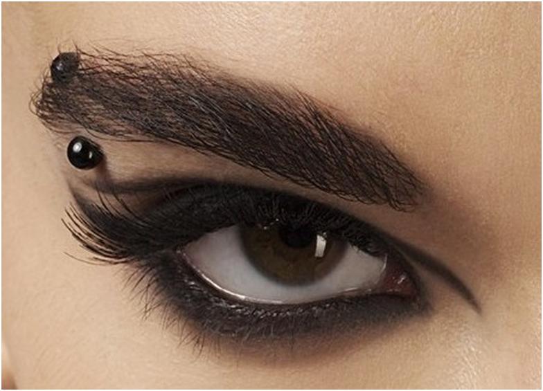 Пирсинг брови