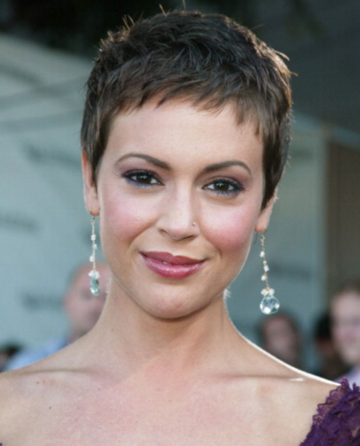 Прическа под мальчика