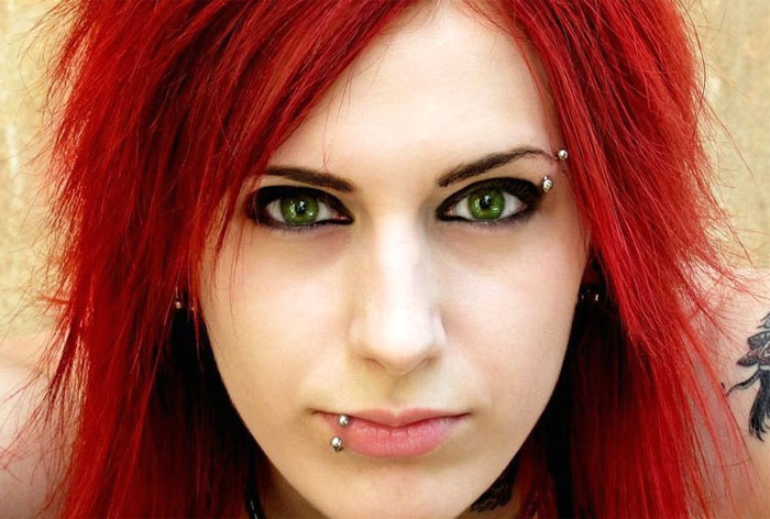 Пирсинг брови