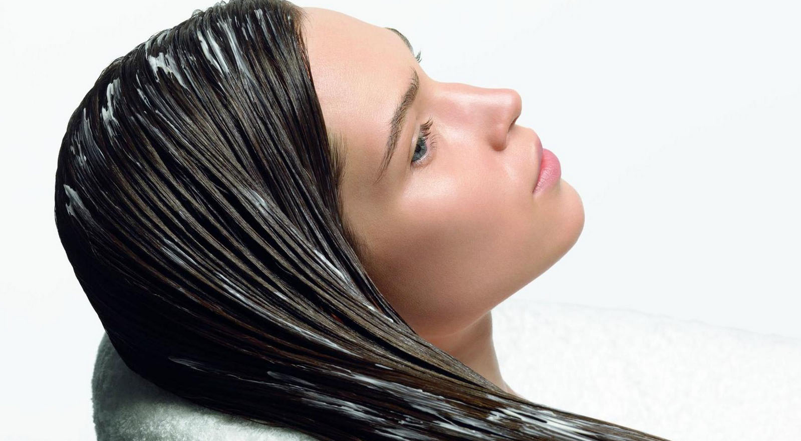 Маска на волосах