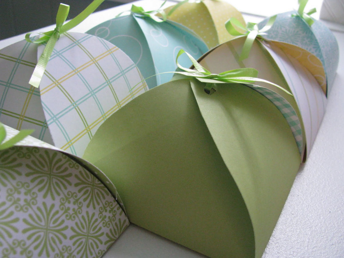 Бумажная коробка