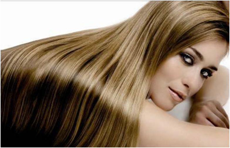 Девушка с красивыми, прямыми, длинными волосами