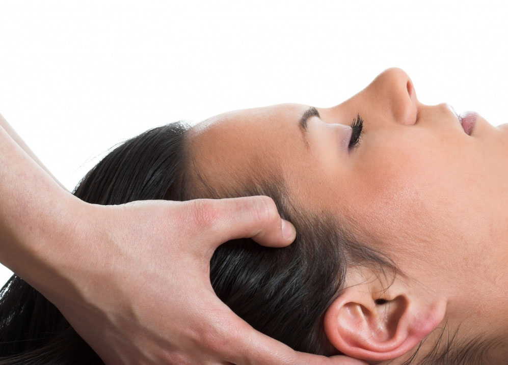 Массаж кожи головы