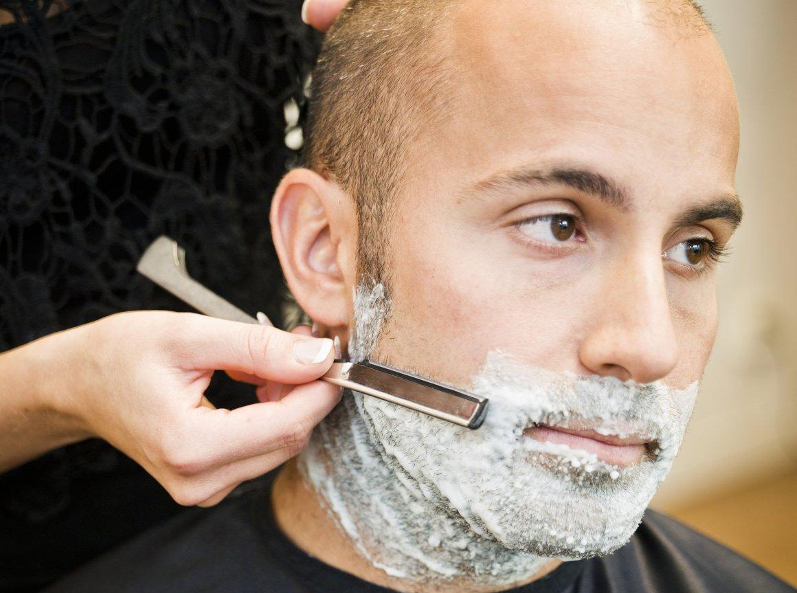 бритье опасной бритвой