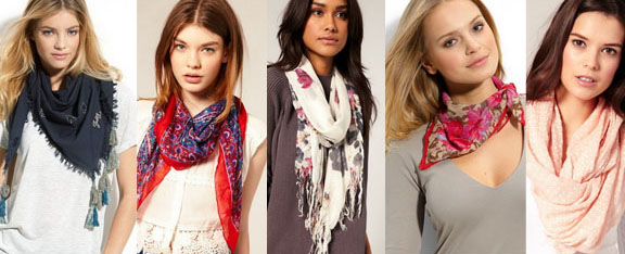 девушка с платком на шее