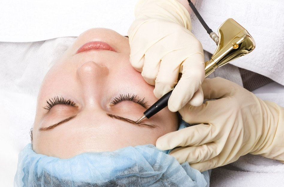 татуаж бровей