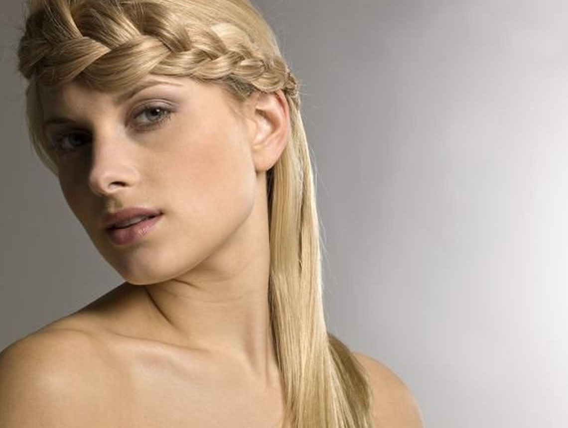 французская коса с челкой