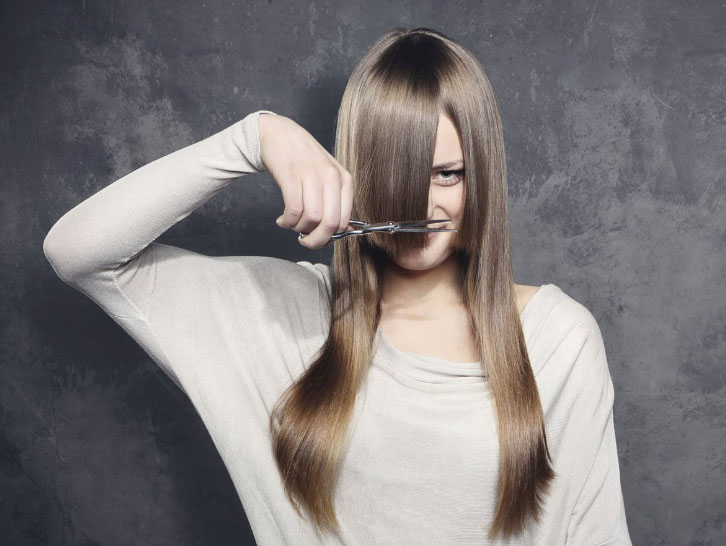 самостоятельная стрижка челки