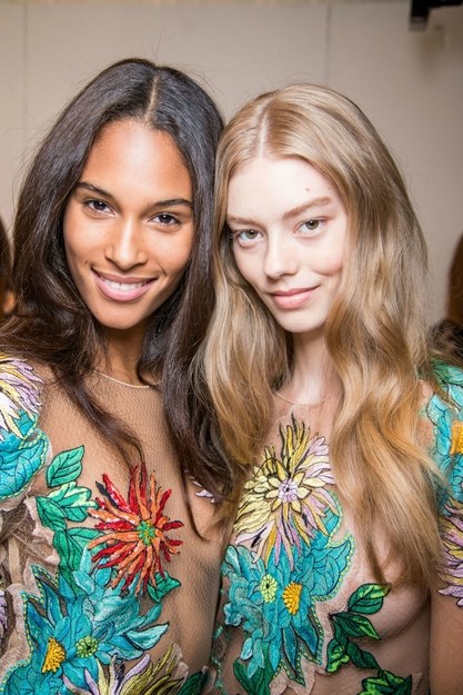 beauty-2015-03-growing-hair-long-lunar-calendar-haircuts-main