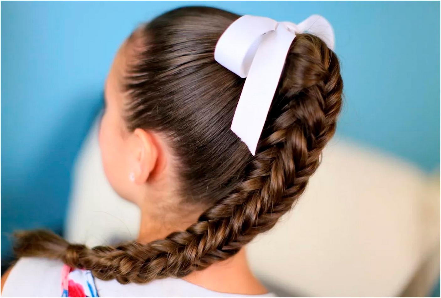 Прически в школу 1. Прически для девочек. Красивые причёски для девочек. Прически в школу. Причёски для девочек в школу.